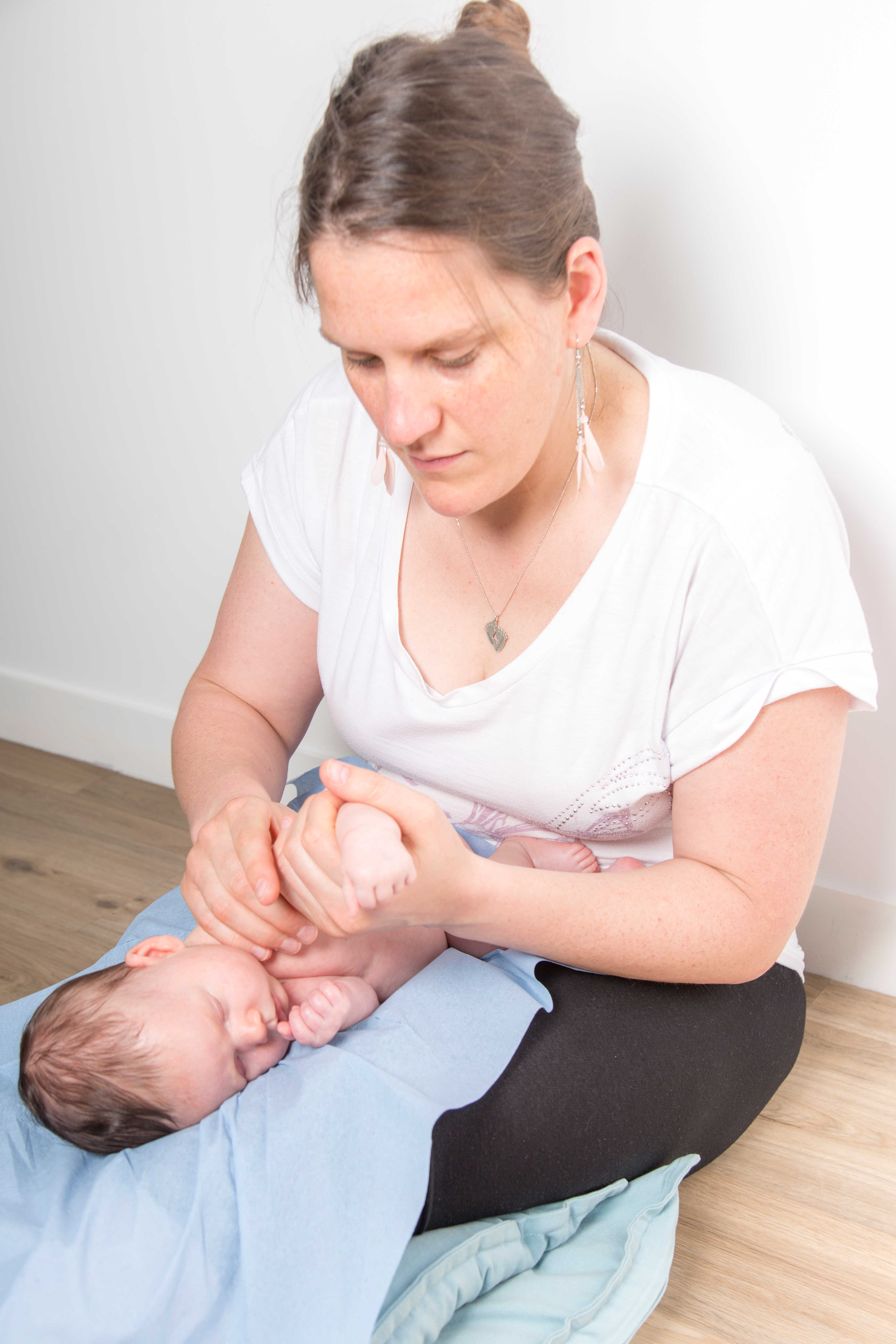 Massage bébé par Aurélie Javault